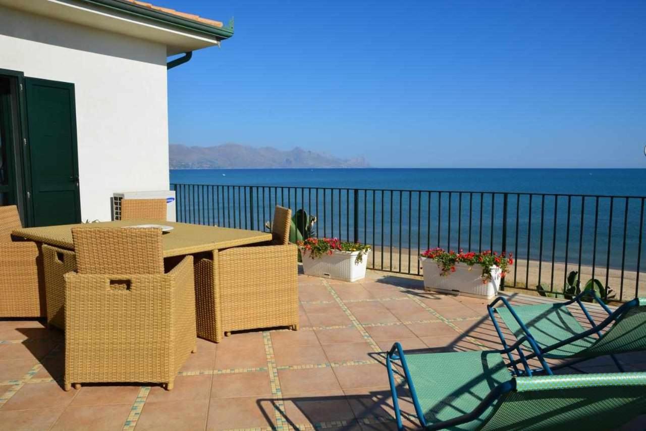 Dune Home Alloggi Sul Mare Алкамо Марина Екстериор снимка
